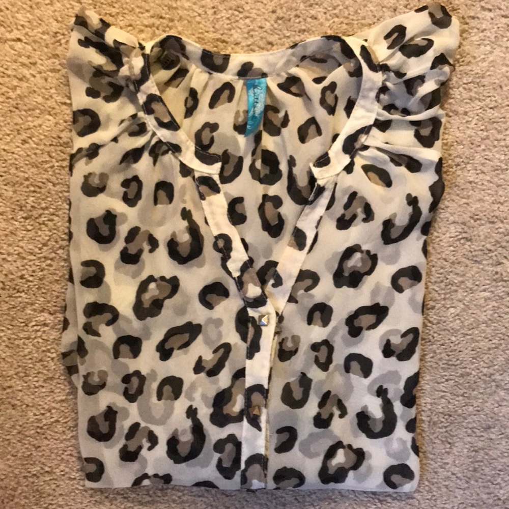 Women’s white and black animal print blouse